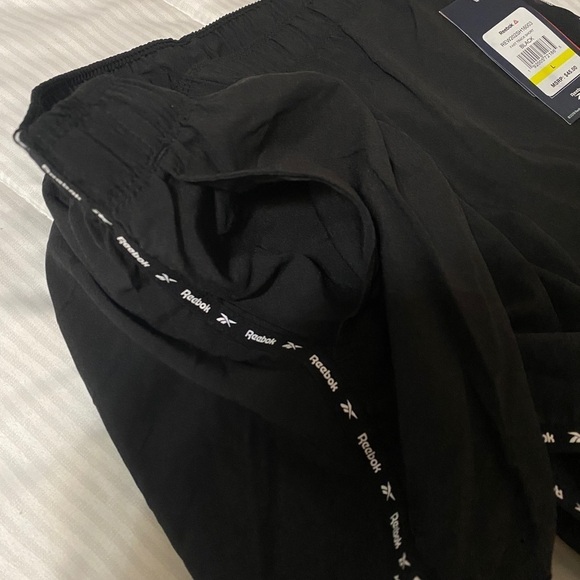 Reebok Relaxed Short Size L - Picture 3 of 5